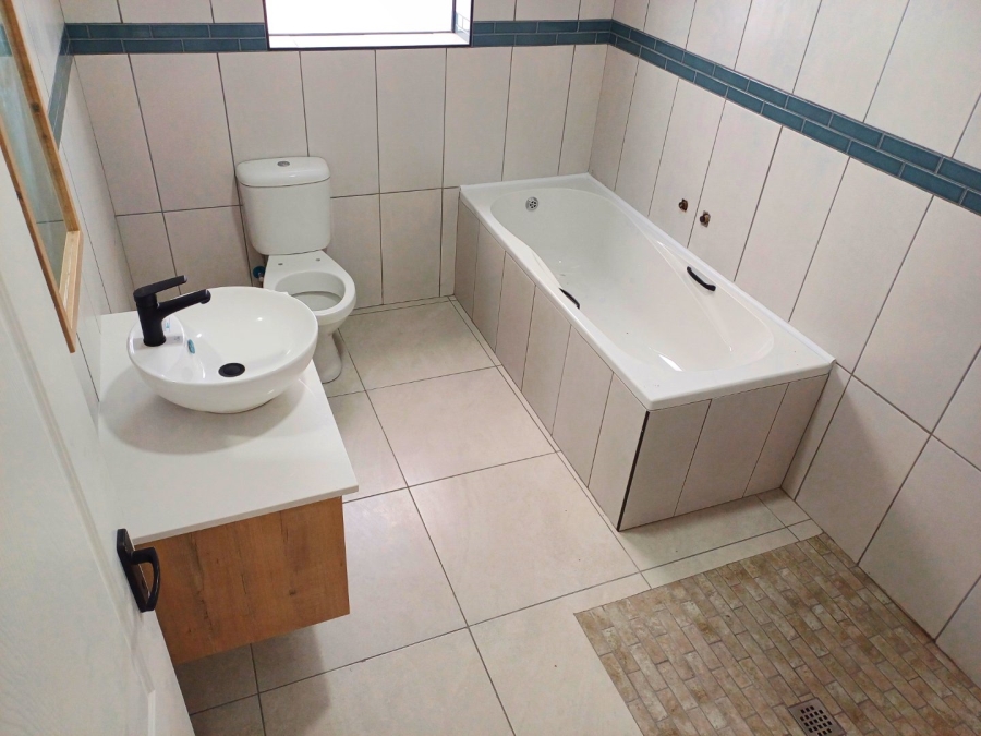 3 Bedroom Property for Sale in Fraaiuitsig Western Cape